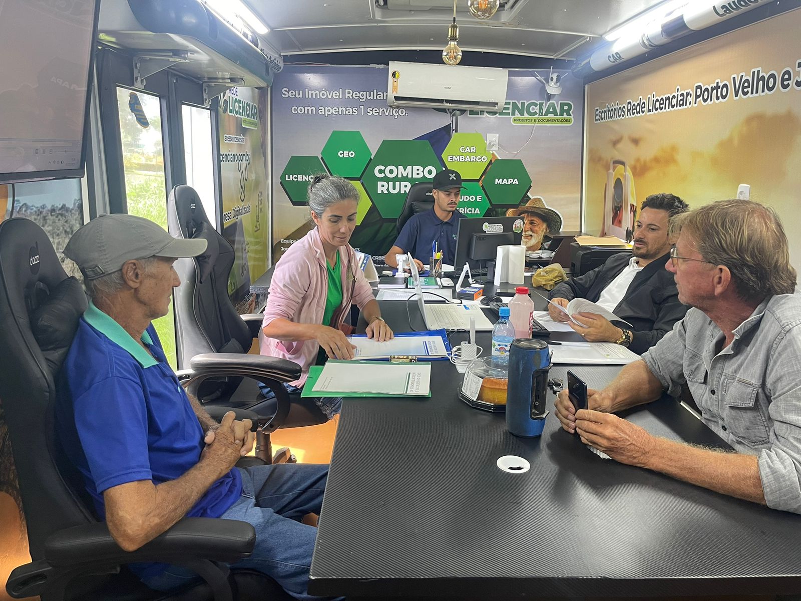 A Empresa LICENCIAR LTDA inaugura mais uma unidade móvel no estado de Rondônia para atender a demanda de Regularização Fundiária, Ambiental e fornecimento de Crédito Rural aos Produtores agrícolas.