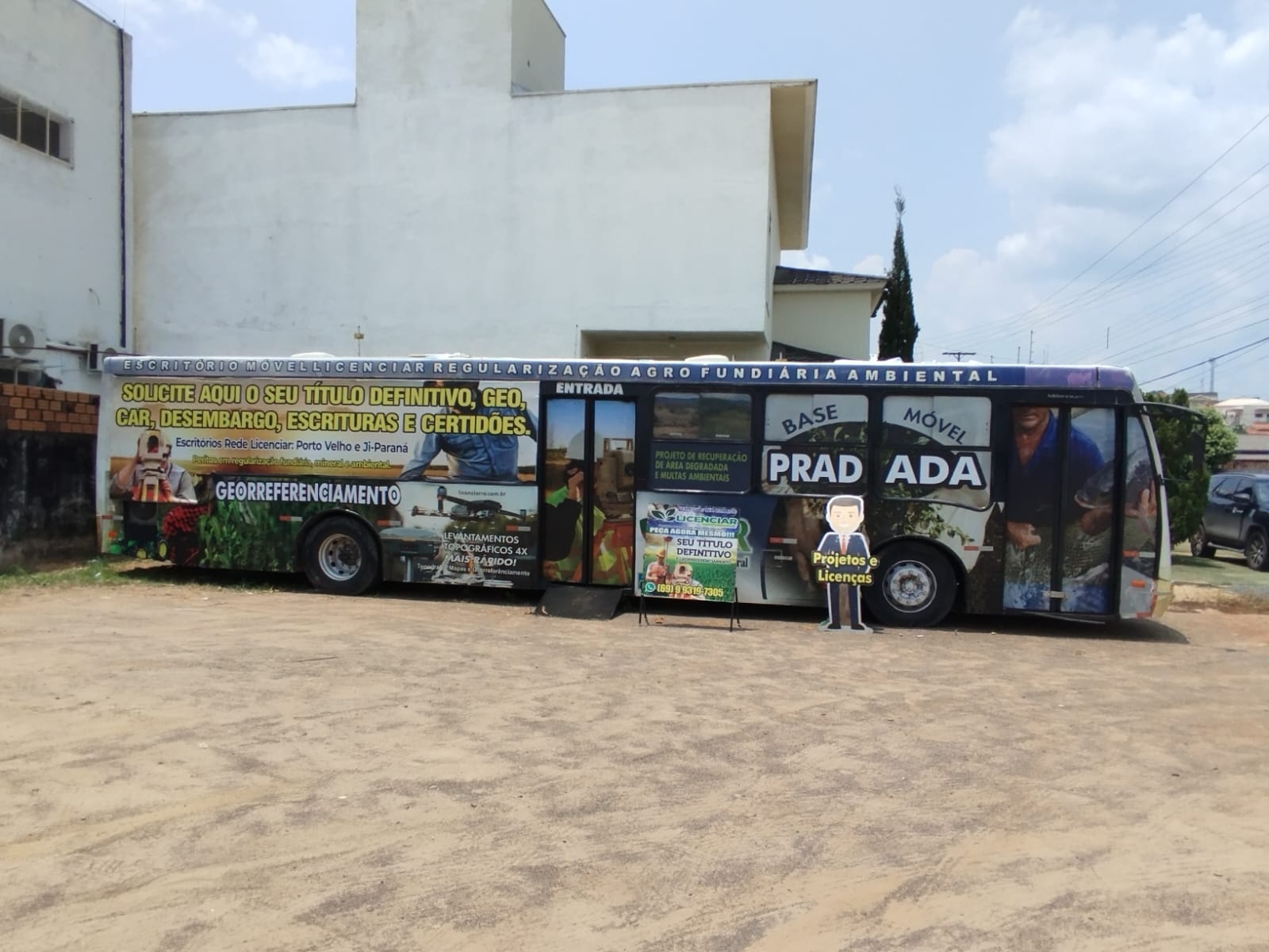 ESCRITORIOS LICENCIAR